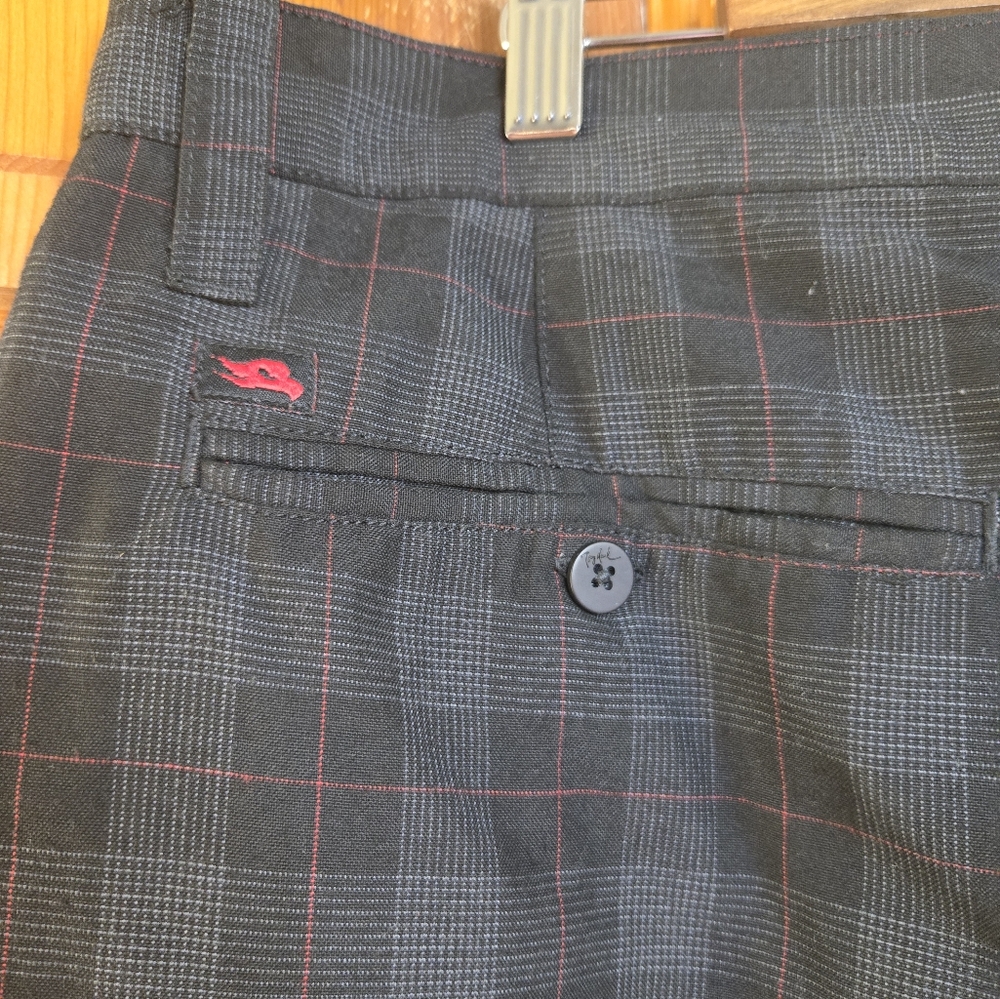Hawk Men's Plaid Casual Skater Shorts Black And Red Plaid Sz 38 - Picture 3 of 8